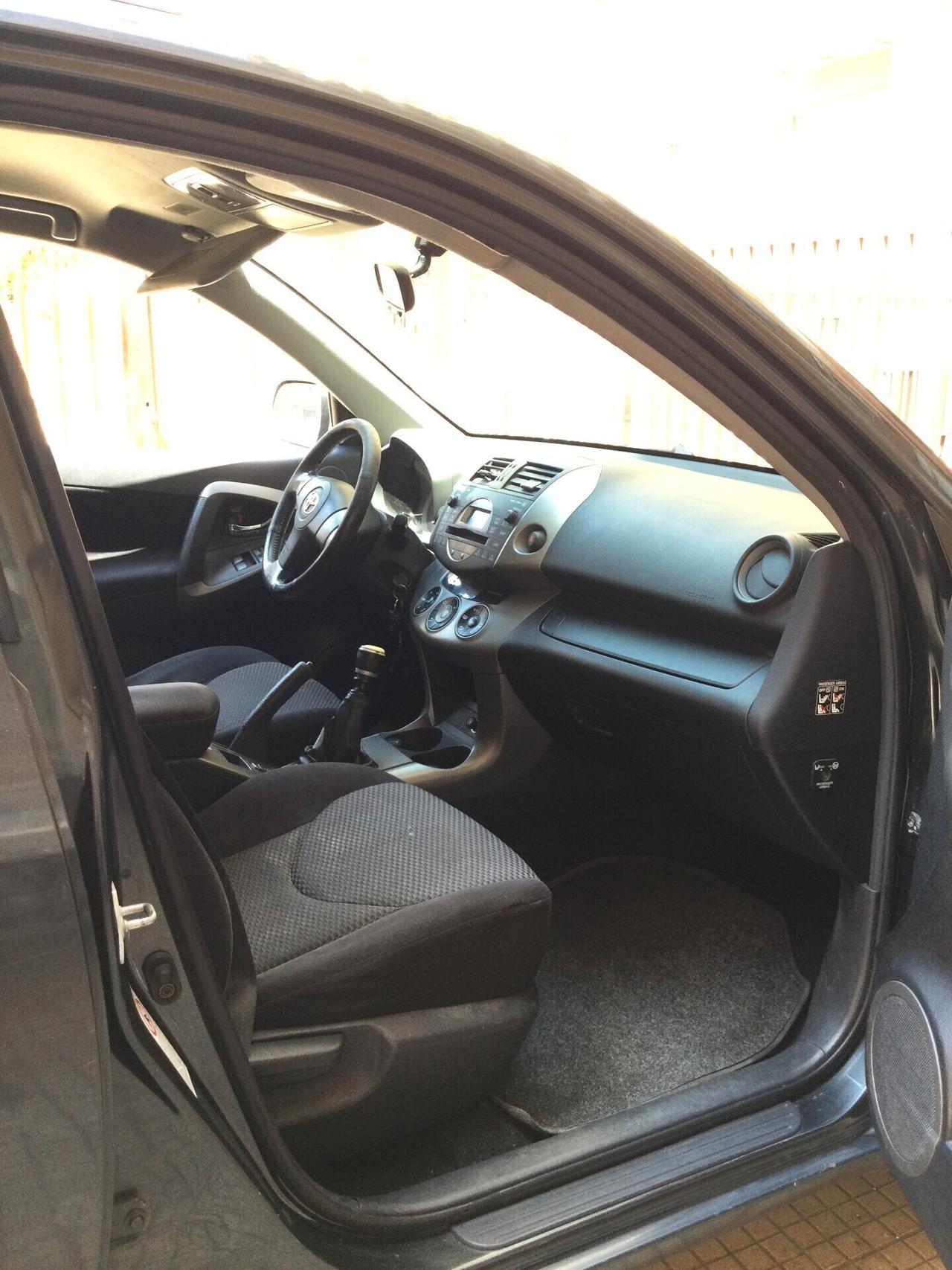 Toyota RAV4 2.2 D-4D 136 CV Luxury