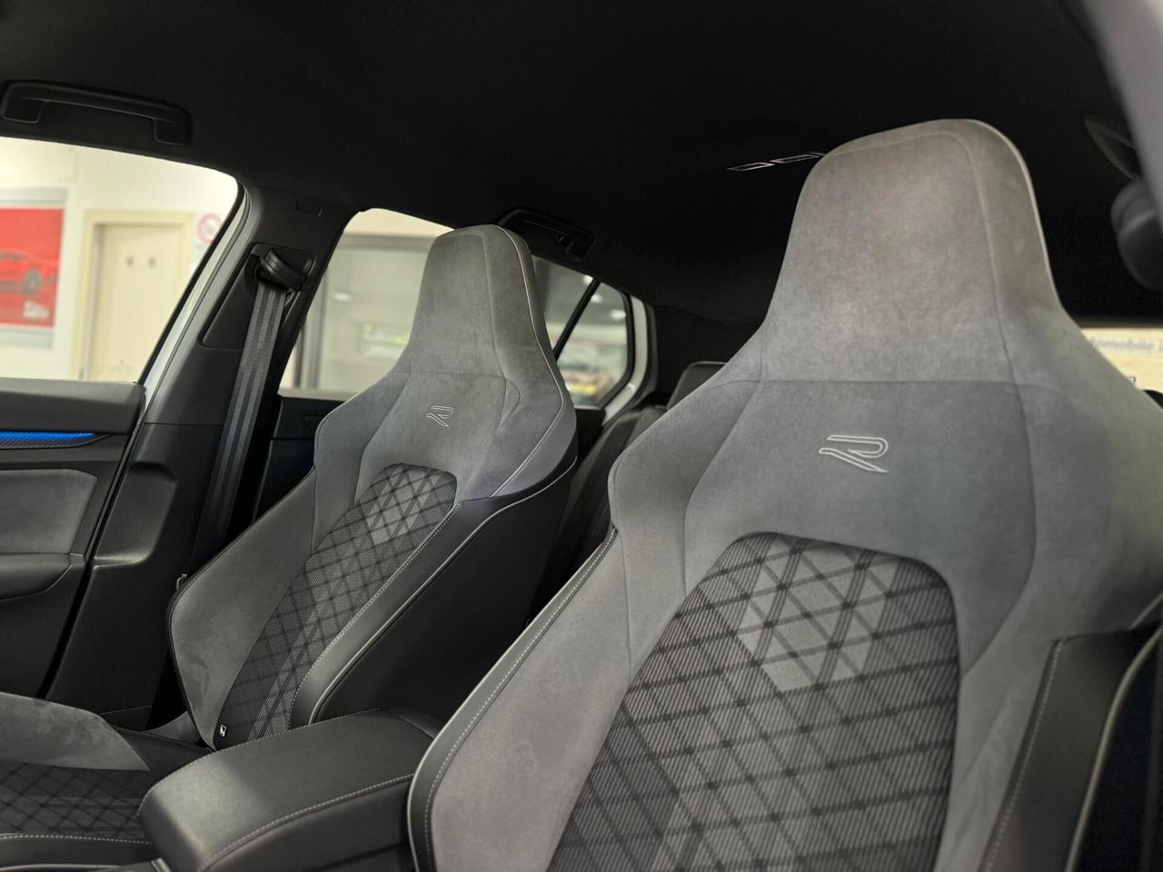 Volkswagen Golf 2.0 TDI 150 CV DSG SCR R-Line