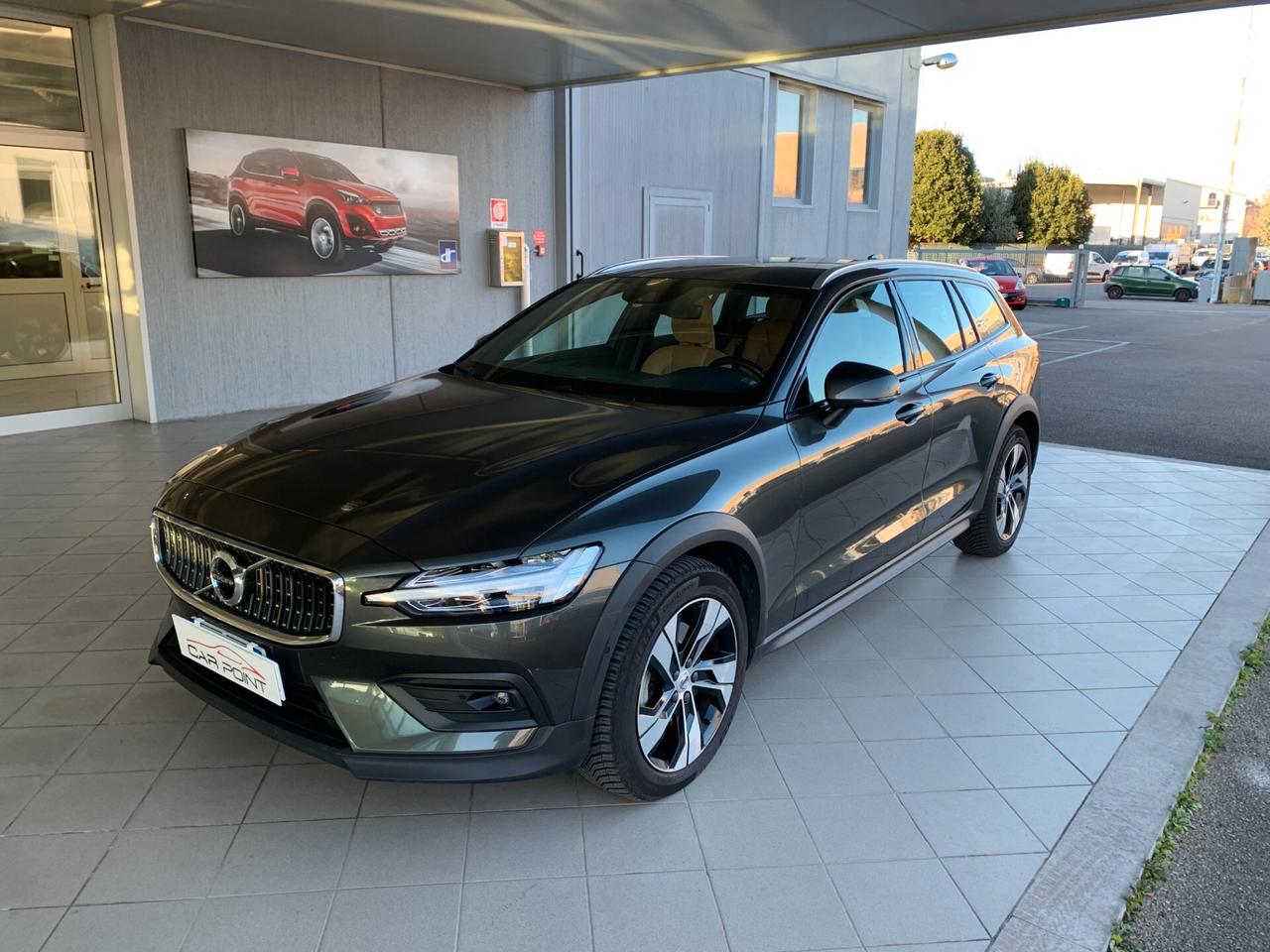 Volvo V60 Cross Country D4 AWD Geartronic Business Plus