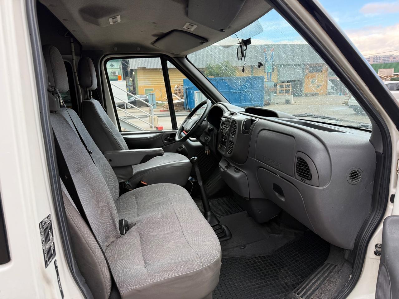 Ford Transit 2.4 diesel 9 posti