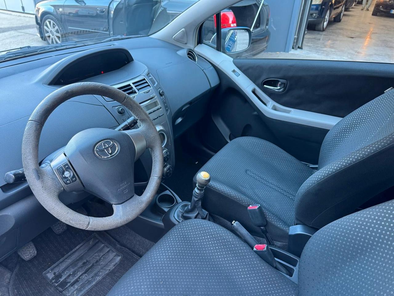 Toyota Yaris 1.3 3 porte Sol*EURO5B*NEOPATENTATI