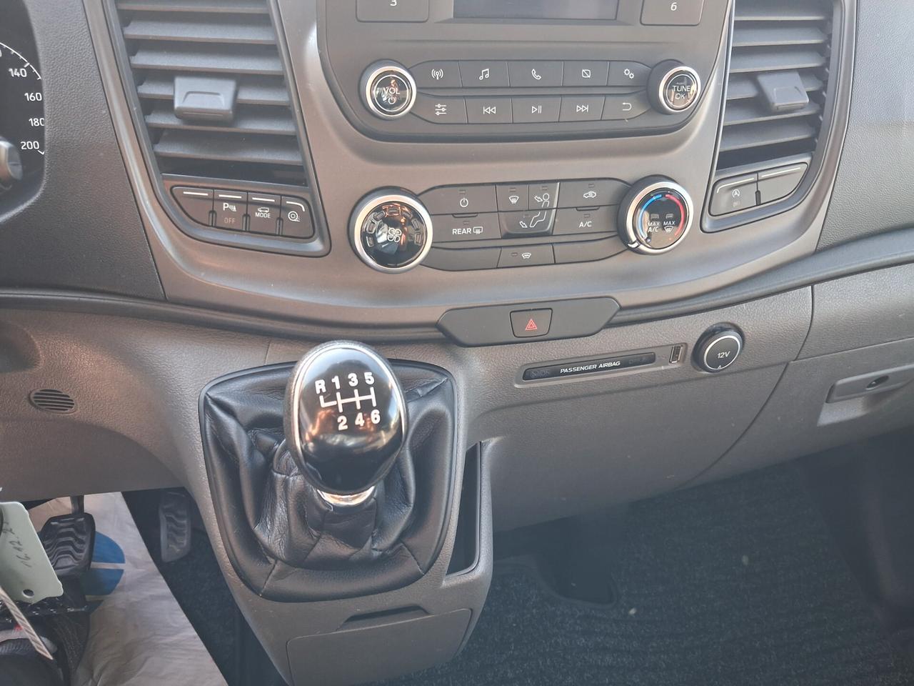 Ford Transit Custom 320 2.0 EcoBlue PC Combi Entry