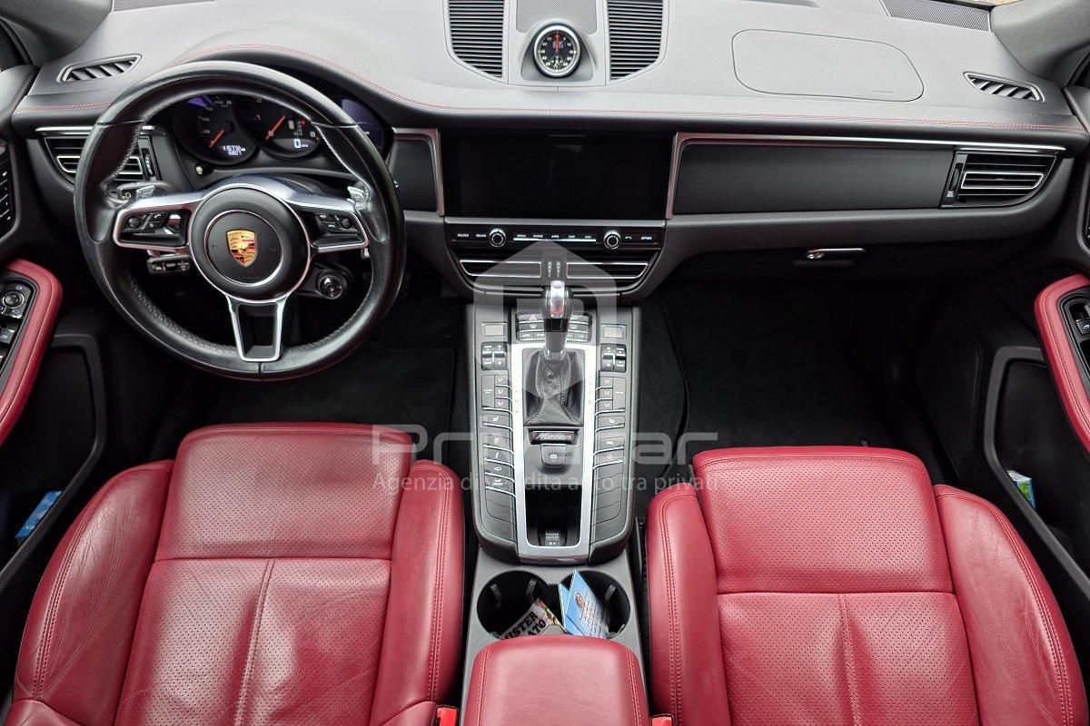PORSCHE Macan 2.0