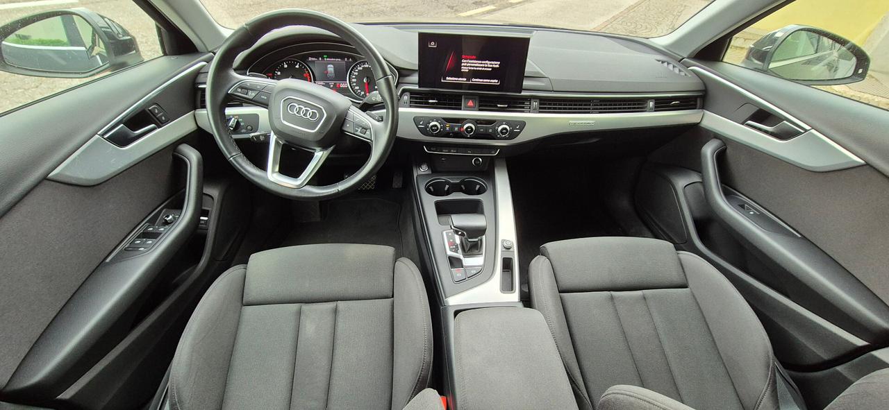 Audi A4 Avant 40 TDI quattro S tronic Business Advanced