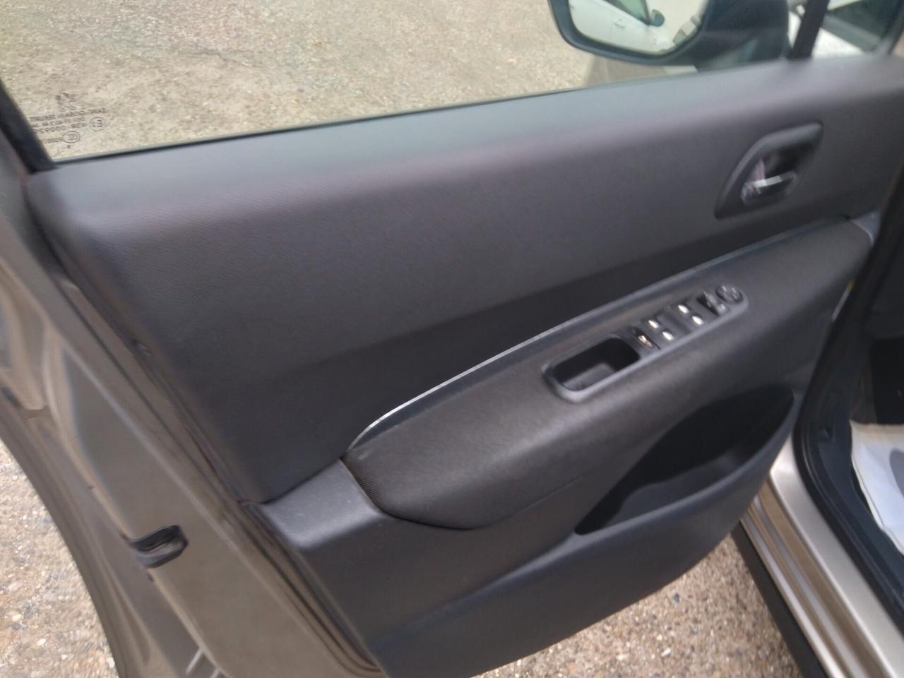 Peugeot 3008 1.6 VTi 120CV Premium benzina-gpl x neopatentati