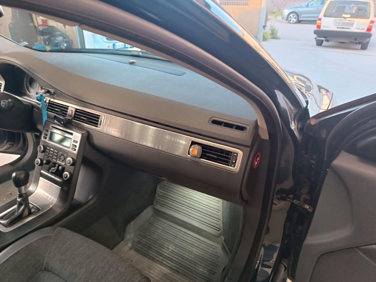 Volvo XC 70 XC70 2.4 D 175 CV FWD DRIVe Summum