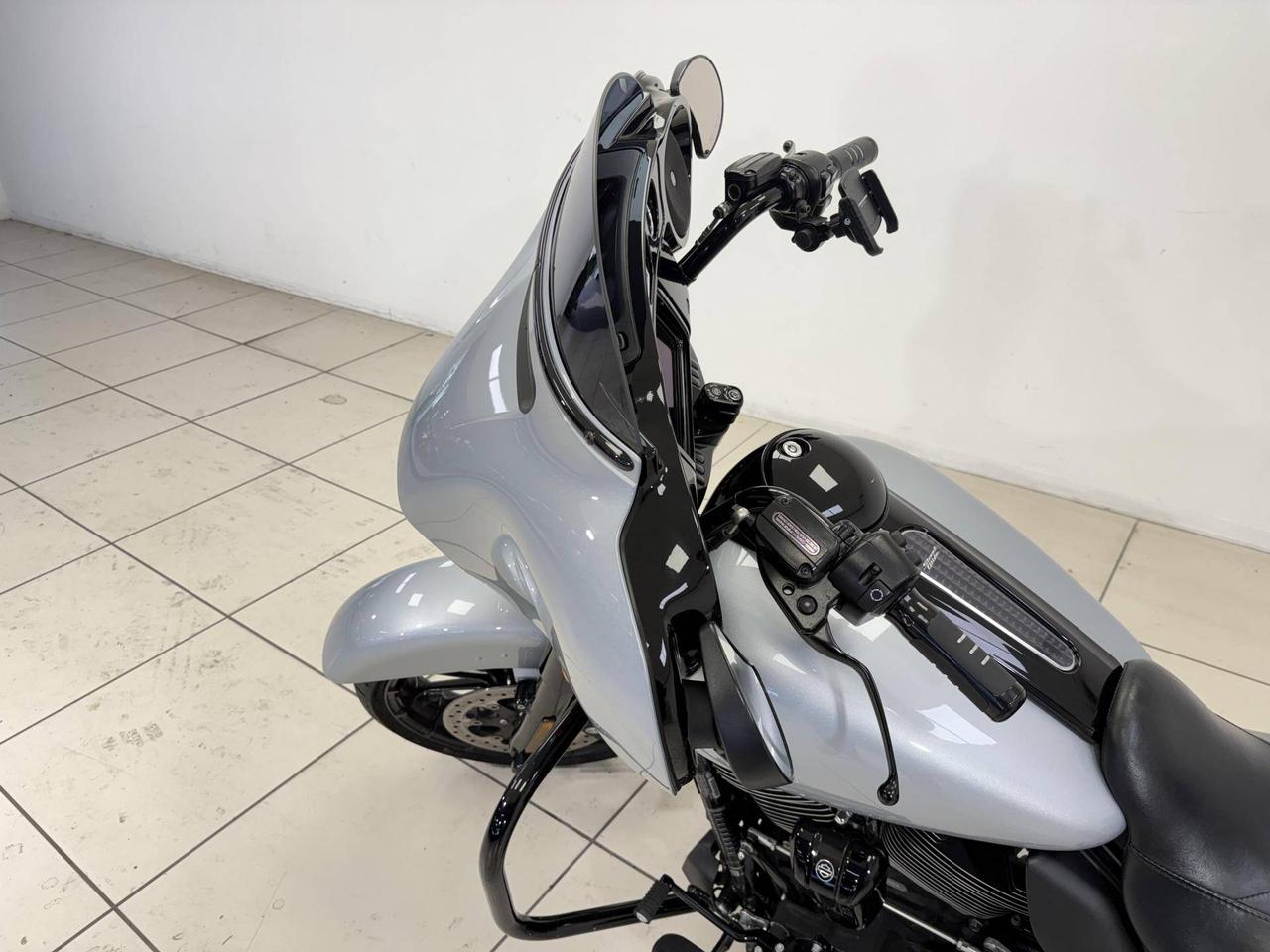 HARLEY DAVIDSON Street Glide 114 1868 Street Glide 114 Special