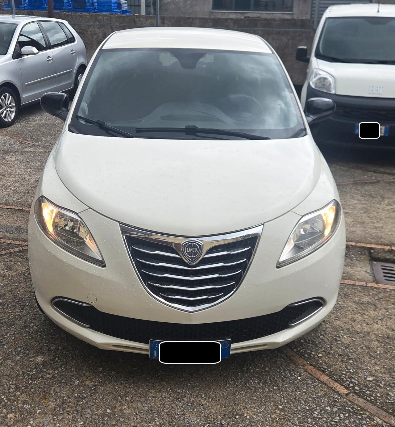 Lancia Ypsilon 1.2 TAGLIANDATA GARANZIA 12 MESI