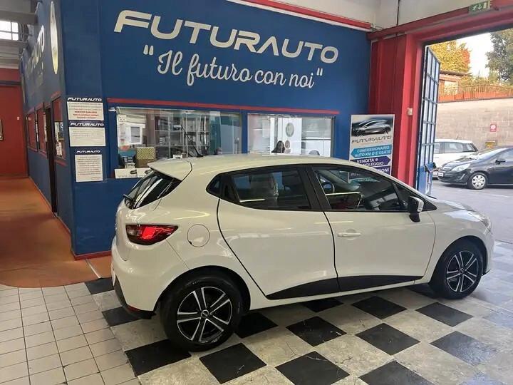 RENAULT CLIO "COSTUME NATIONAL" 1.2 BENZINA - NEOPATENTATI - UNICO PROPRIETARIO - GARANZIA