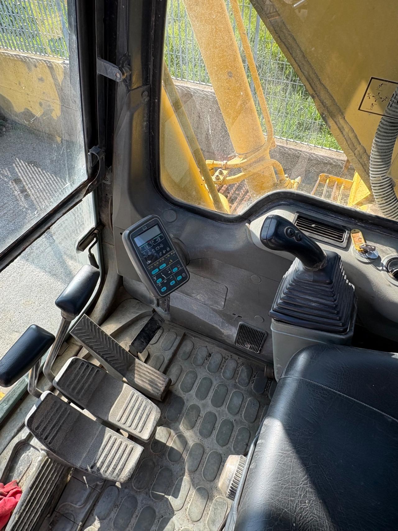 Escavatore Komatsu PC160