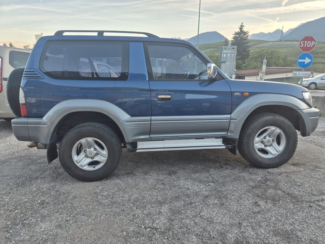 TOYOTA LAND CRUISER