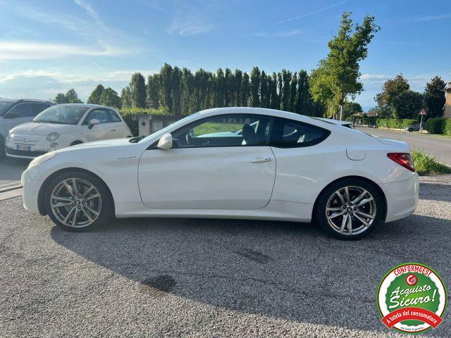 HYUNDAI Genesis Coupe 2.0 Turbo Sport