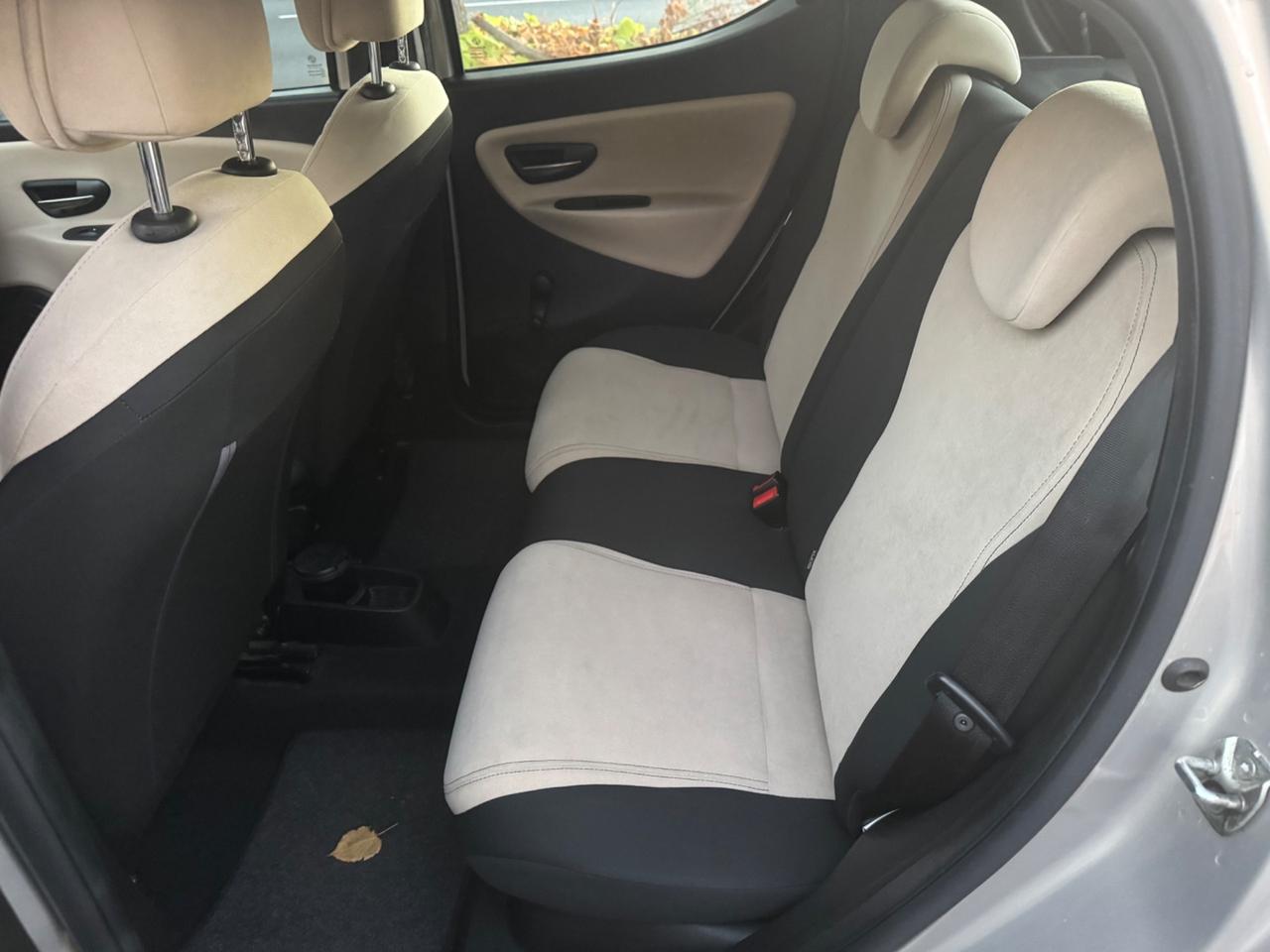 Lancia Ypsilon 1.3 MJT neopaten garanzia 12 mesi