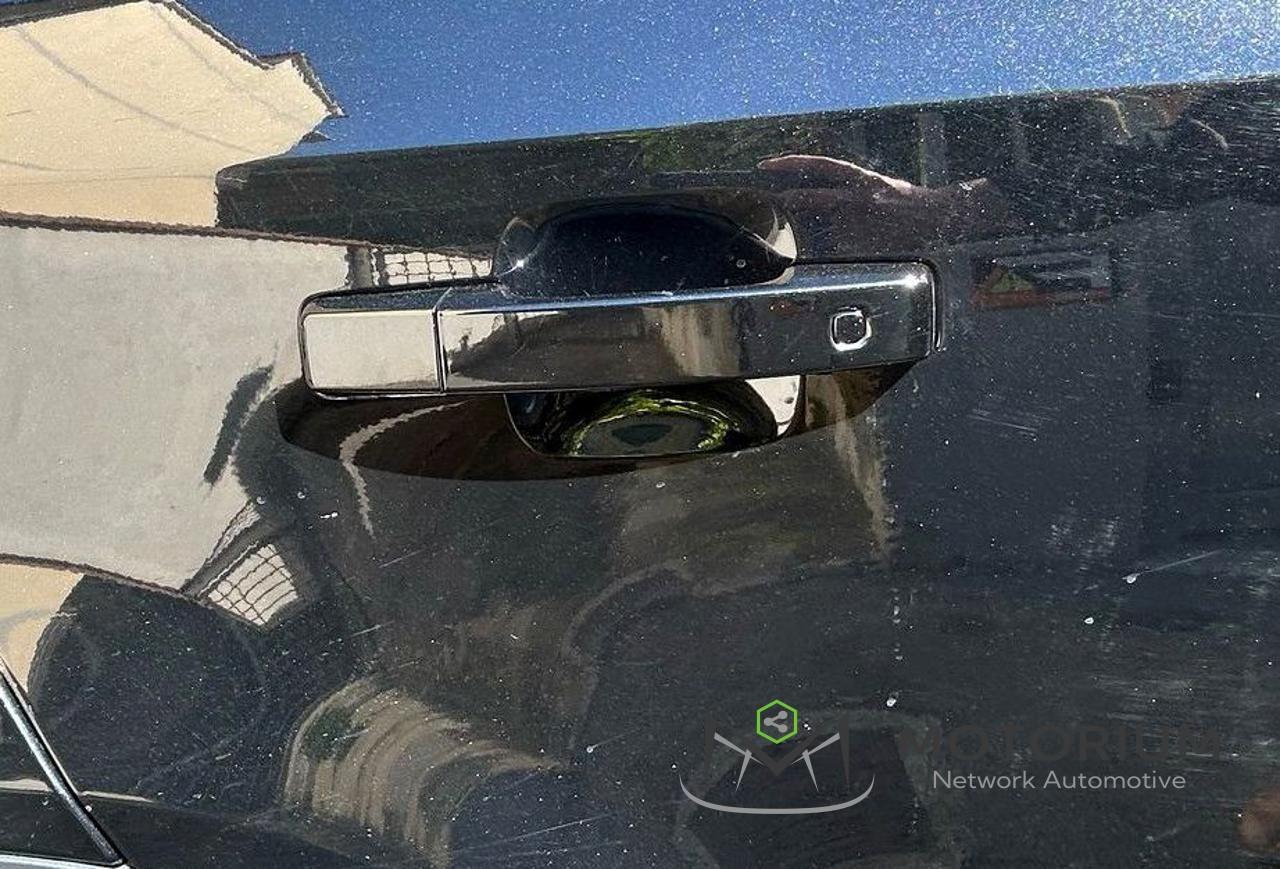 Land Rover Defender 110 3.0D 200 CV AWD-NO OBBLIGO FINANZIAMENTO-