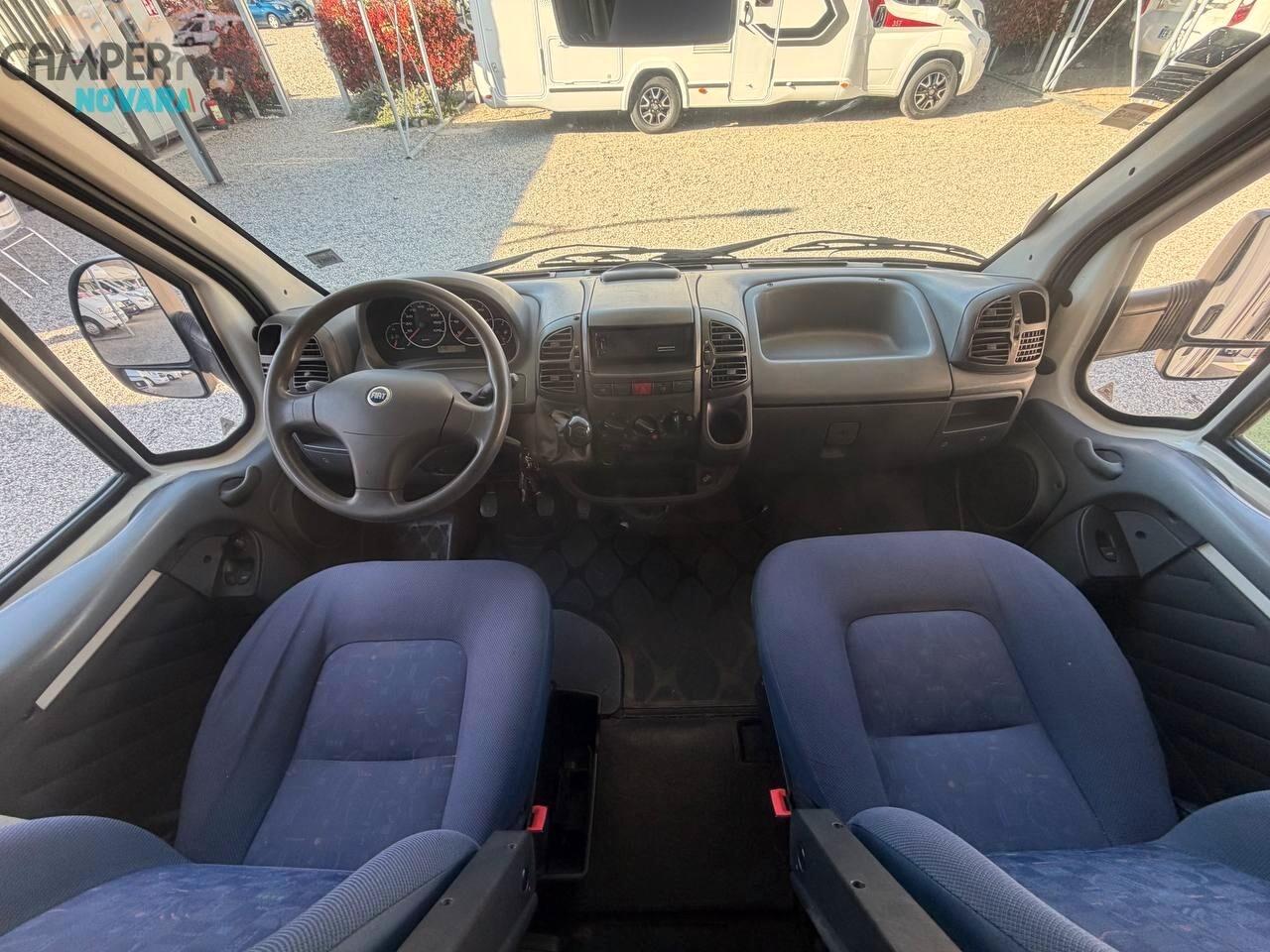 MC LOUIS GLEN 461 - Mansardato letti a castello in coda e maxi garage