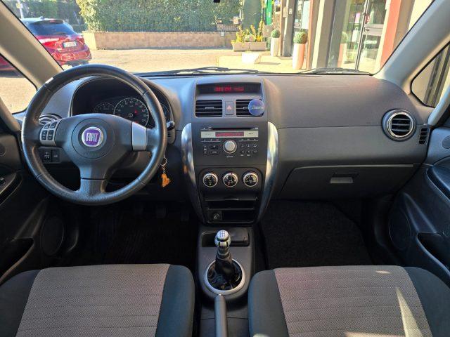 FIAT Sedici 1.6 16V 4x4 Dynamic Clima Autom C.L 16" Radio CD