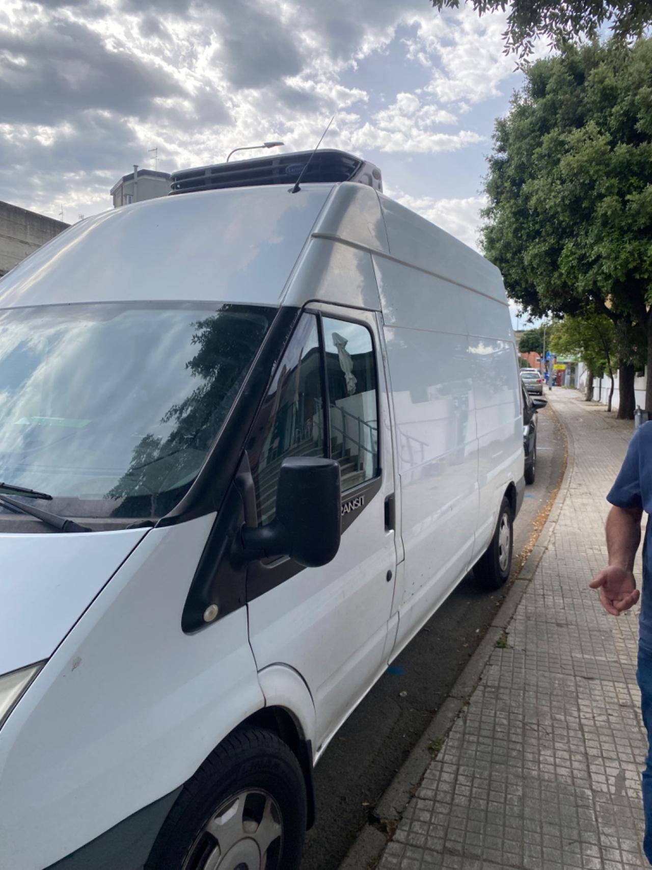 Ford Transit Van passo medio con frigo