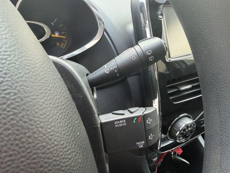 Renault Clio Clio 5p 1.2 Costume National DUEL 75cv FULL OPTIONAL