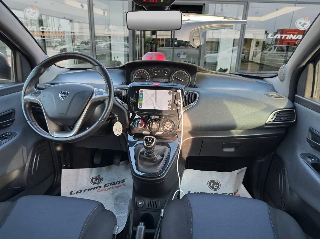 Lancia Ypsilon III 1.0 firefly hybrid Gold s&s 70cv Con CARPLAY