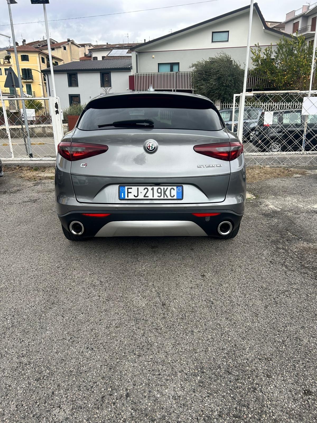 Alfa Romeo Stelvio 2.2 Turbodiesel 210 CV AT8 Q4 Super