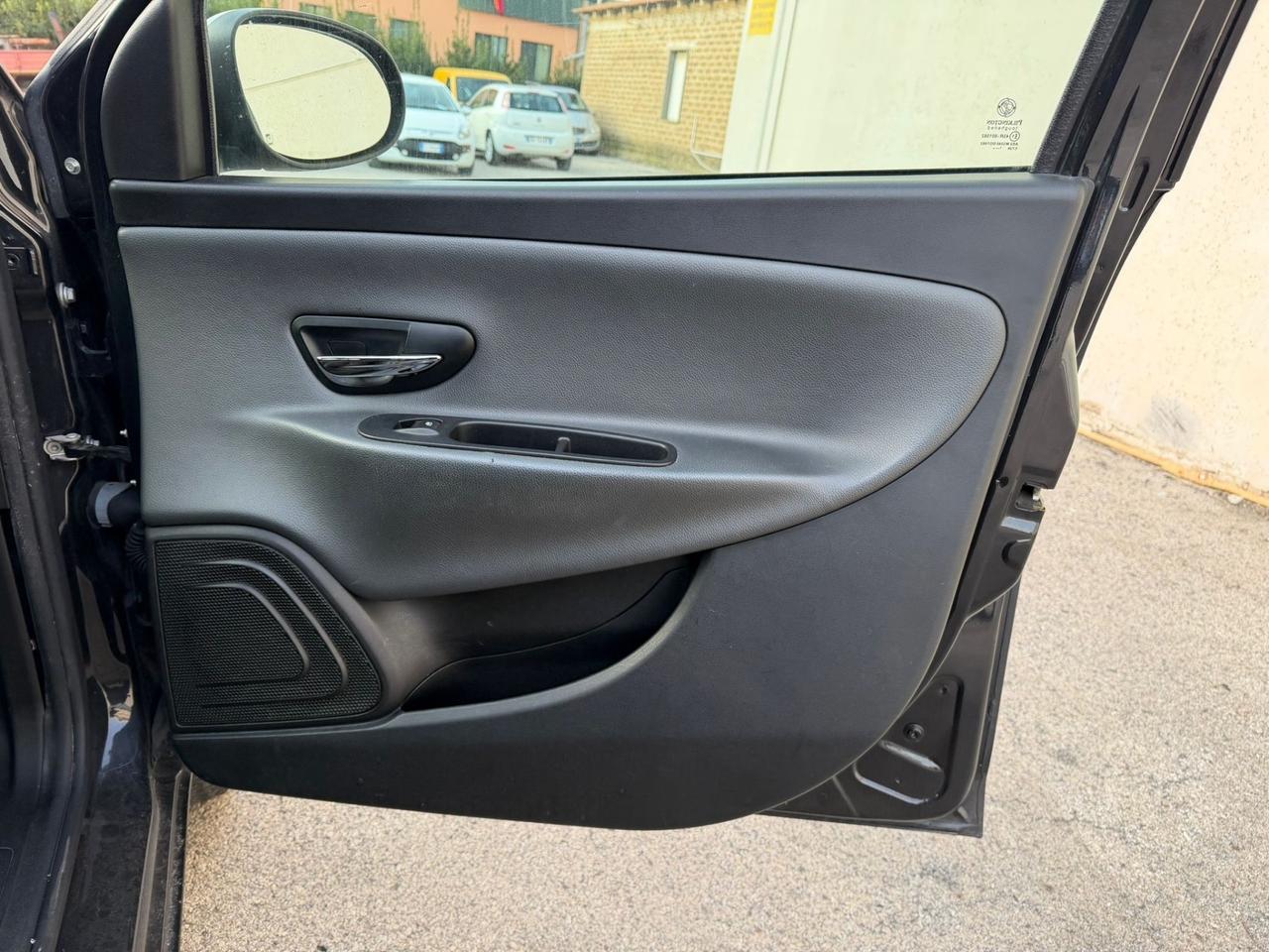 LANCIA Y 1.2 Platinum VENDUTA abbinata con CLASSE B