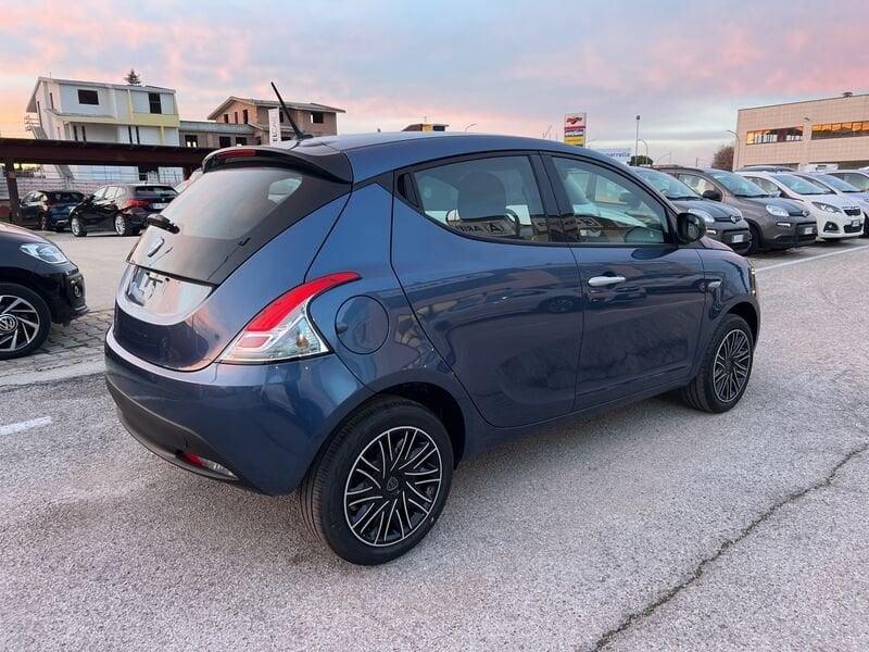 Lancia Ypsilon 1.0 FireFly 5 porte S&S Hybrid Oro