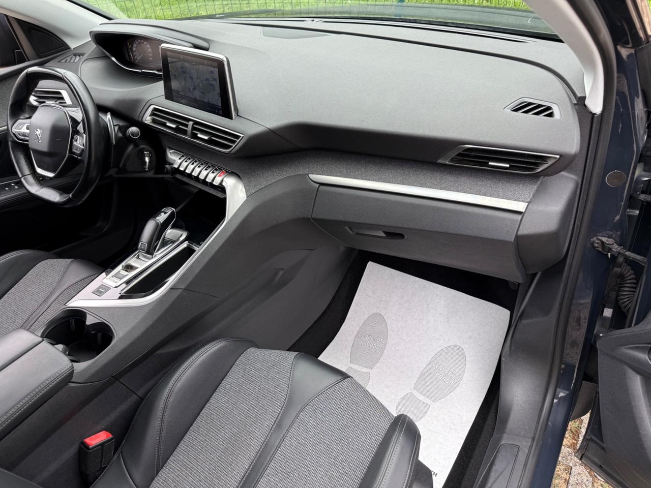 Peugeot 3008 BlueHDi 130 S&S EAT8 Allure*Automatik*Pelle*Navi