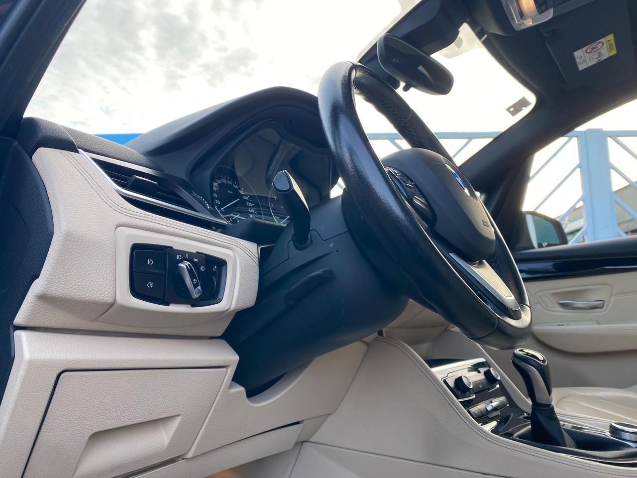 Bmw 2er Active Tourer 218d Luxury