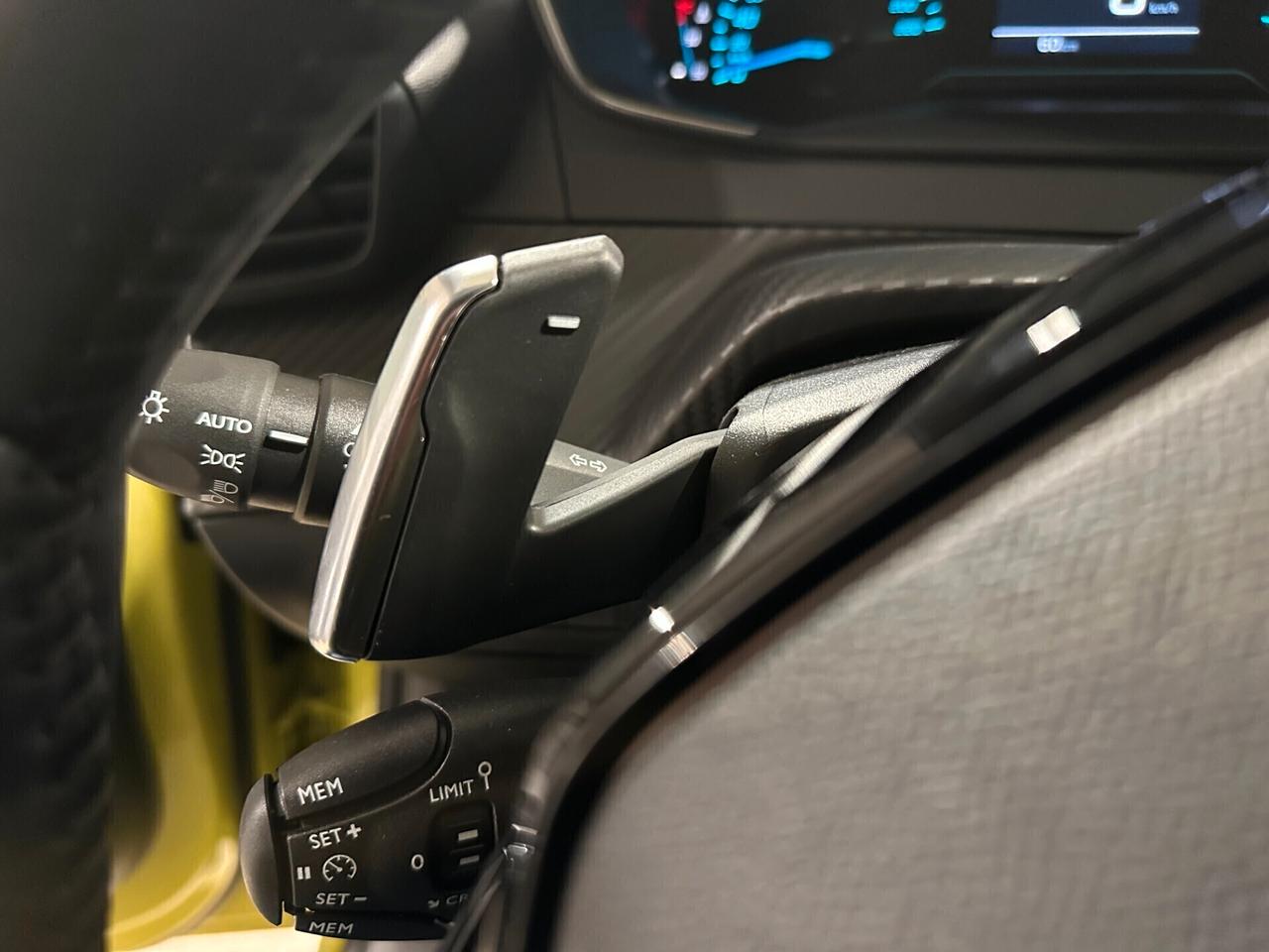 Peugeot 208 Hybrid e-DCS6 Style KM0 PREZZO REALE