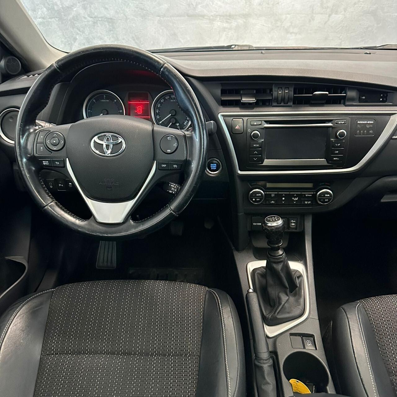 Toyota Auris 2.0 D-4D Lounge
