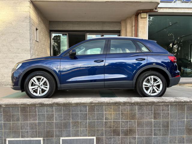 AUDI Q3 35 2.0 TDI S tronic Business COCKPIT