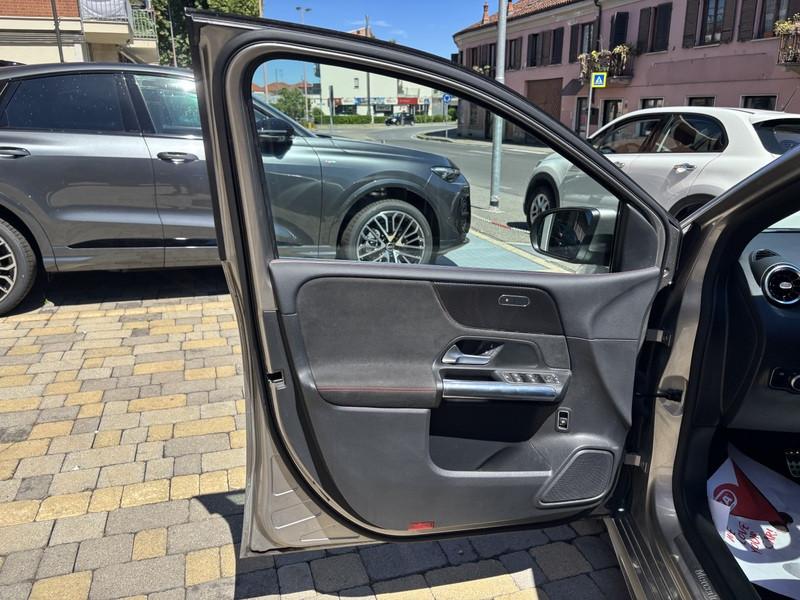 Mercedes B 180 D Premium DCT FULL LED-NAVI-TETTO-18"