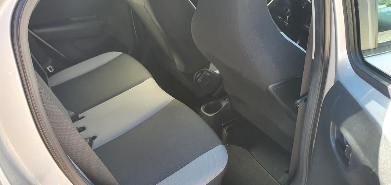Toyota Aygo 1.0 VVT-i 69 CV 5 porte x-play