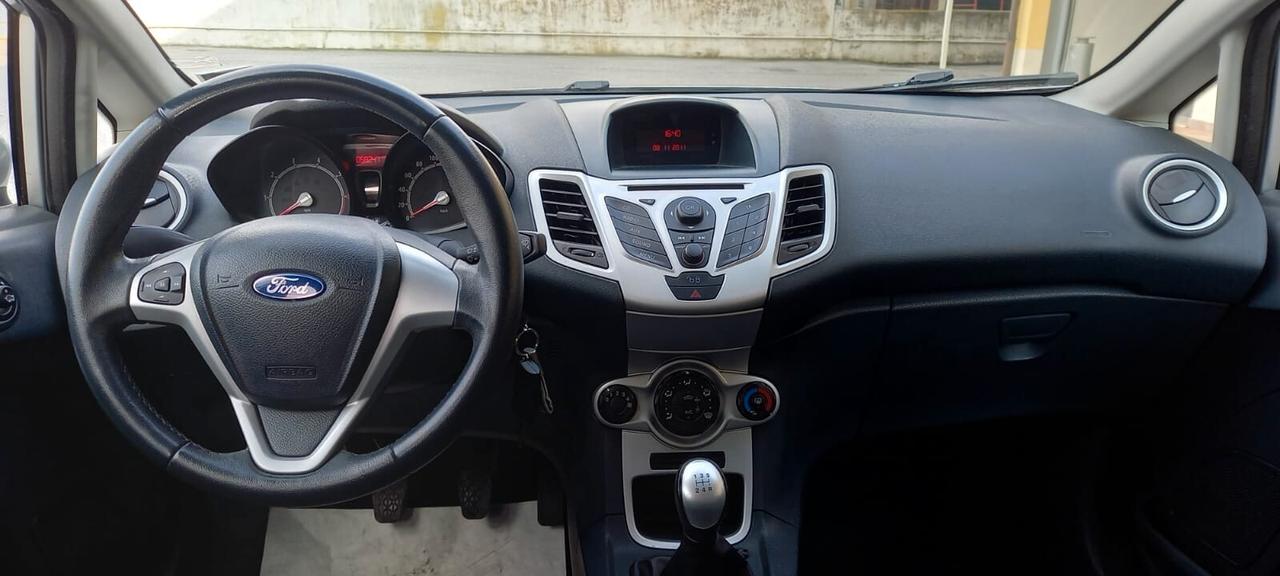 Ford Fiesta Modello Titanium cc. 1.250 Benzina 5 Porte 5 Posti SOLO 58.240 KM. Utilizzabile anche dai Neopatentati.