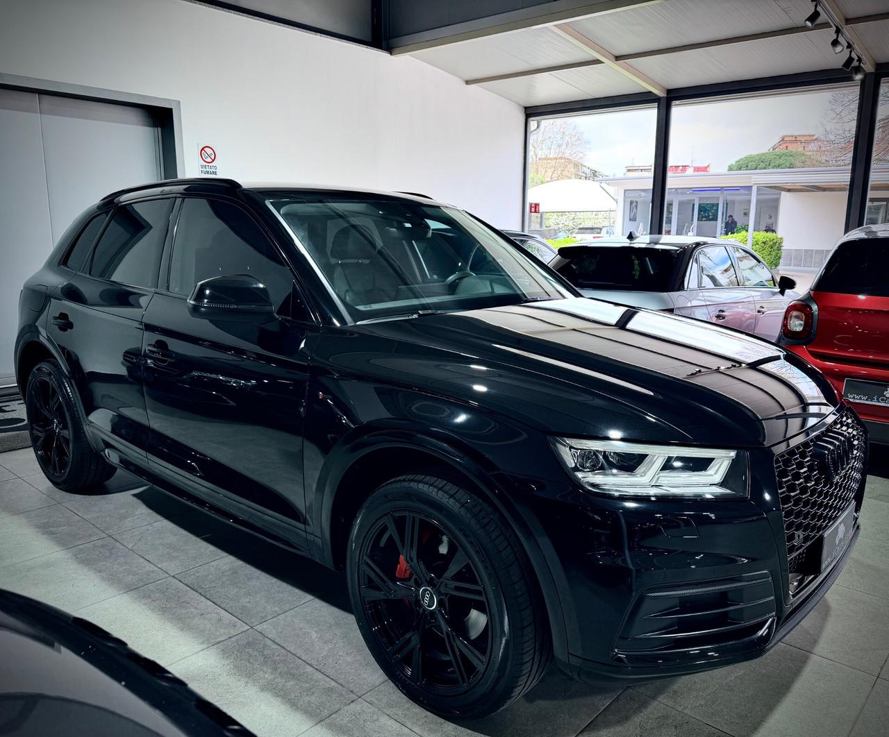 Audi Q5 2.0 TDI 190CV Total Black S-Line