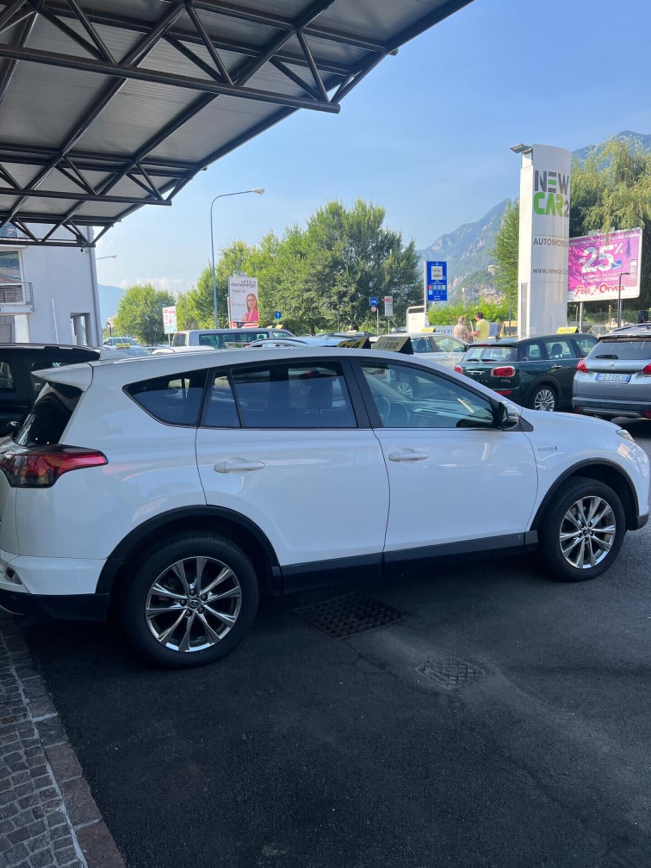 TOYOTA RAV 4 2.5 HYBRID 4WD LOUNGE