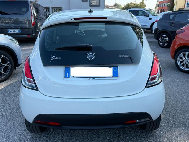 LANCIA Ypsilon 1.0 EcoChic Hybrid 69cv - Neopatentati - PROMO