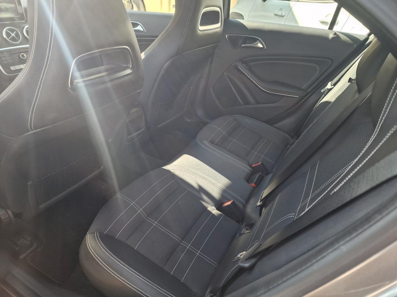 Mercedes-benz A 180 d Premium