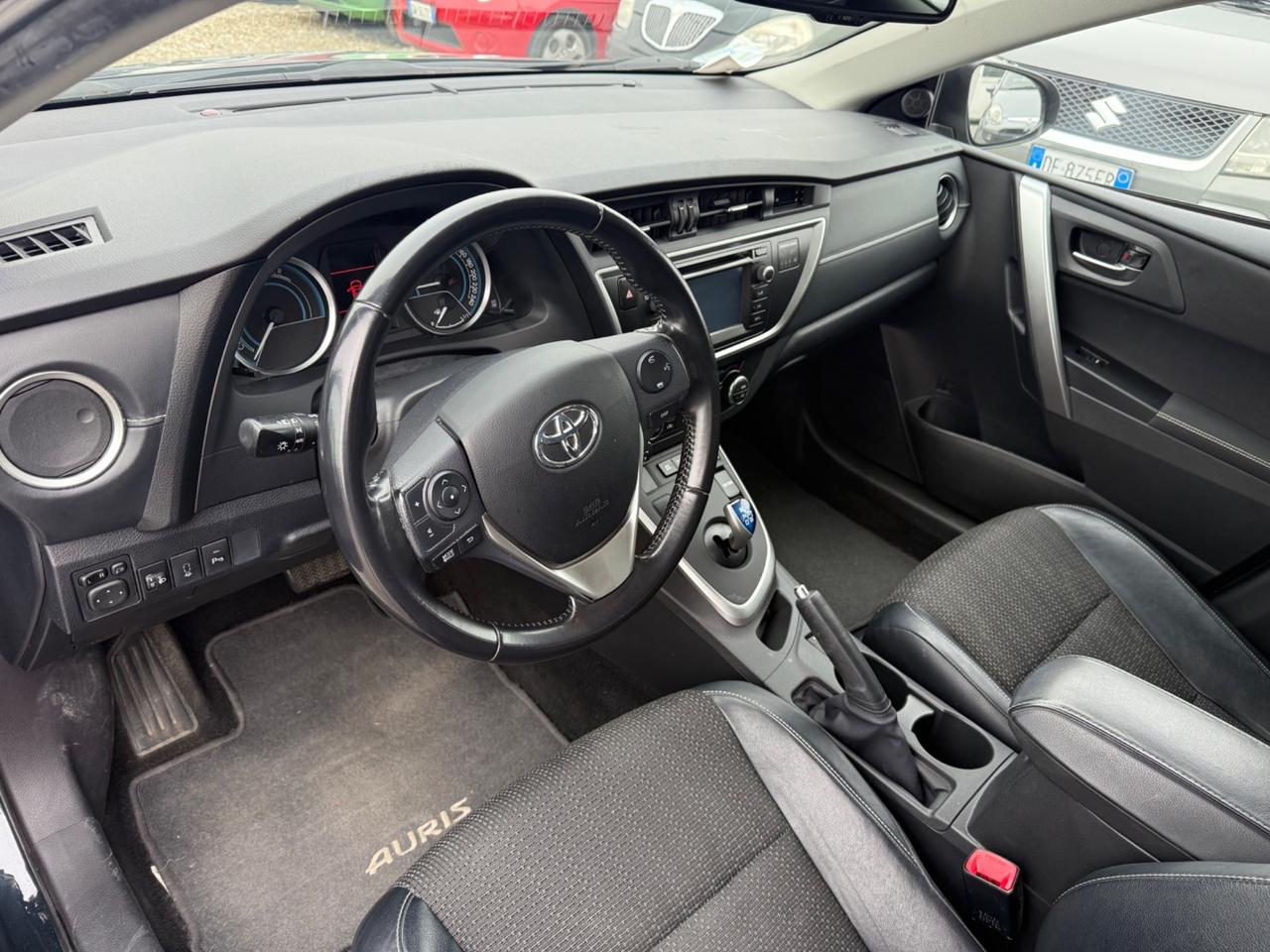 Toyota Auris Touring Sports 1.8 Hybrid Business Pack