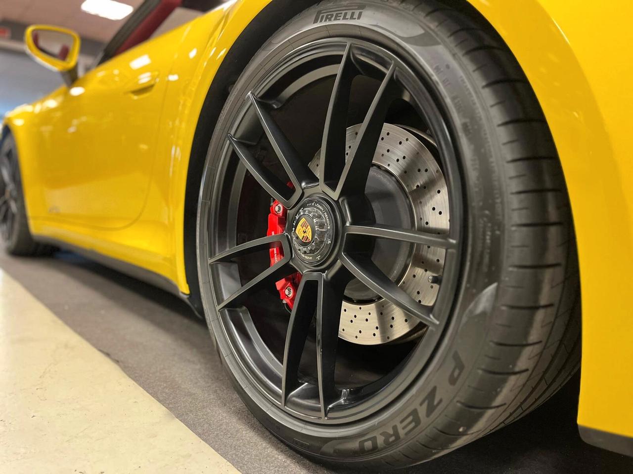 Porsche 911 Carrera 4 GTS Cabriolet