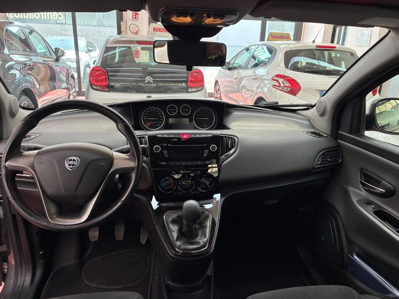 Lancia Ypsilon 1.2 69 CV 5 porte S&S Silver