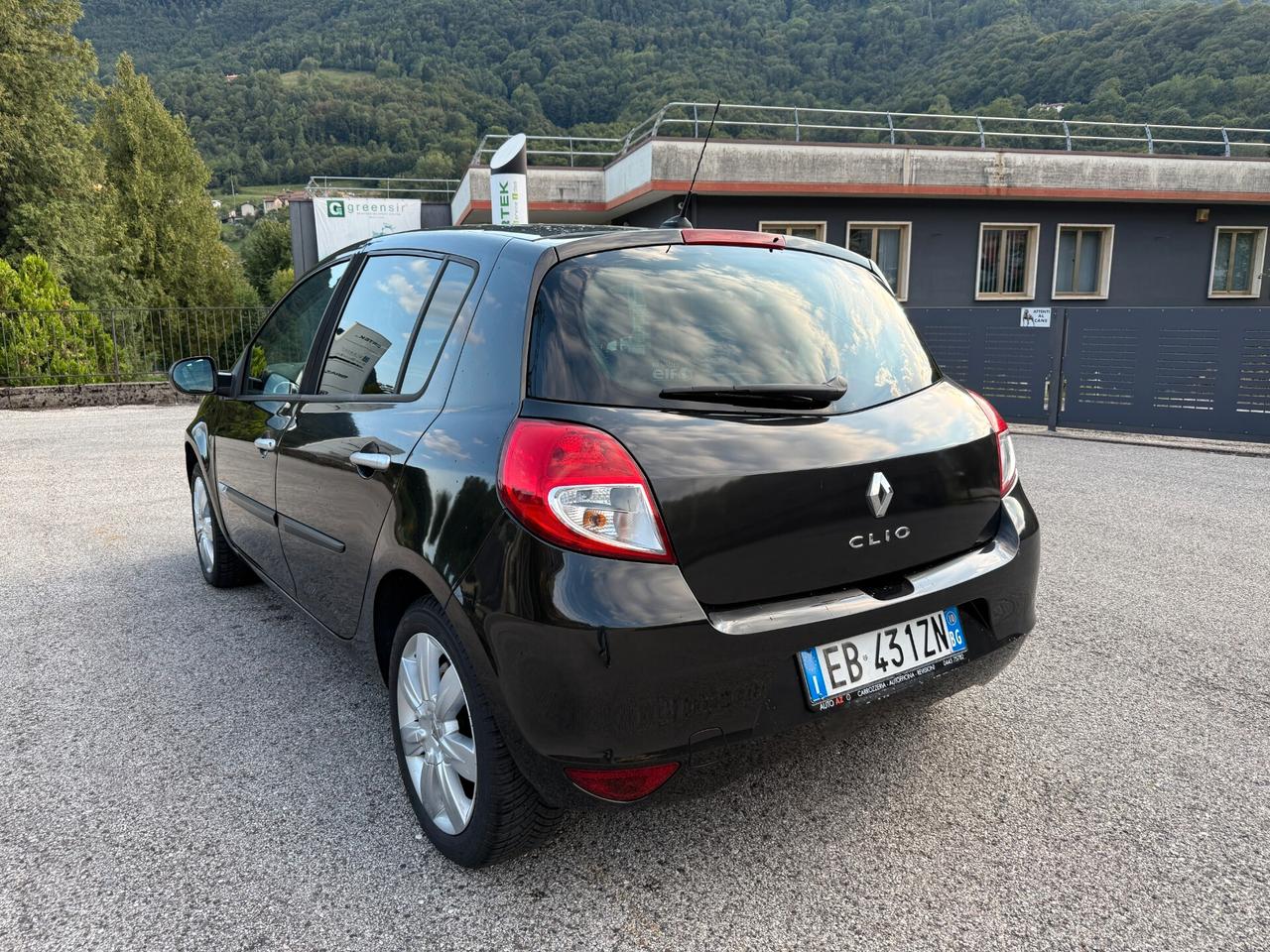 Renault Clio 1.2 16V 5 porte Confort 75cv