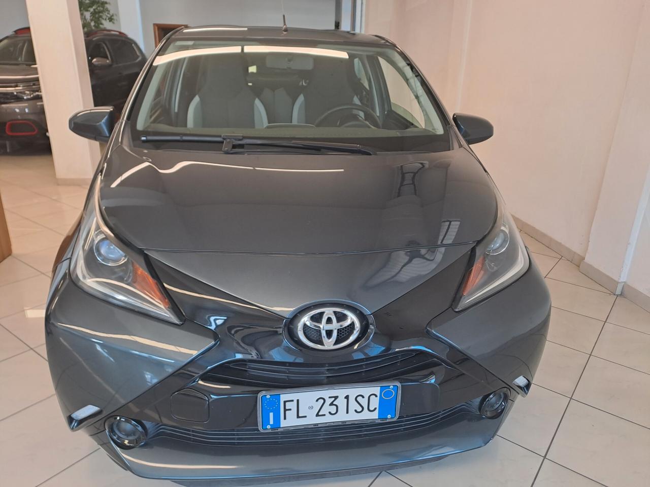 Toyota Aygo 1.0 VVT-i 69 CV 5 porte x-cool TSS MMT