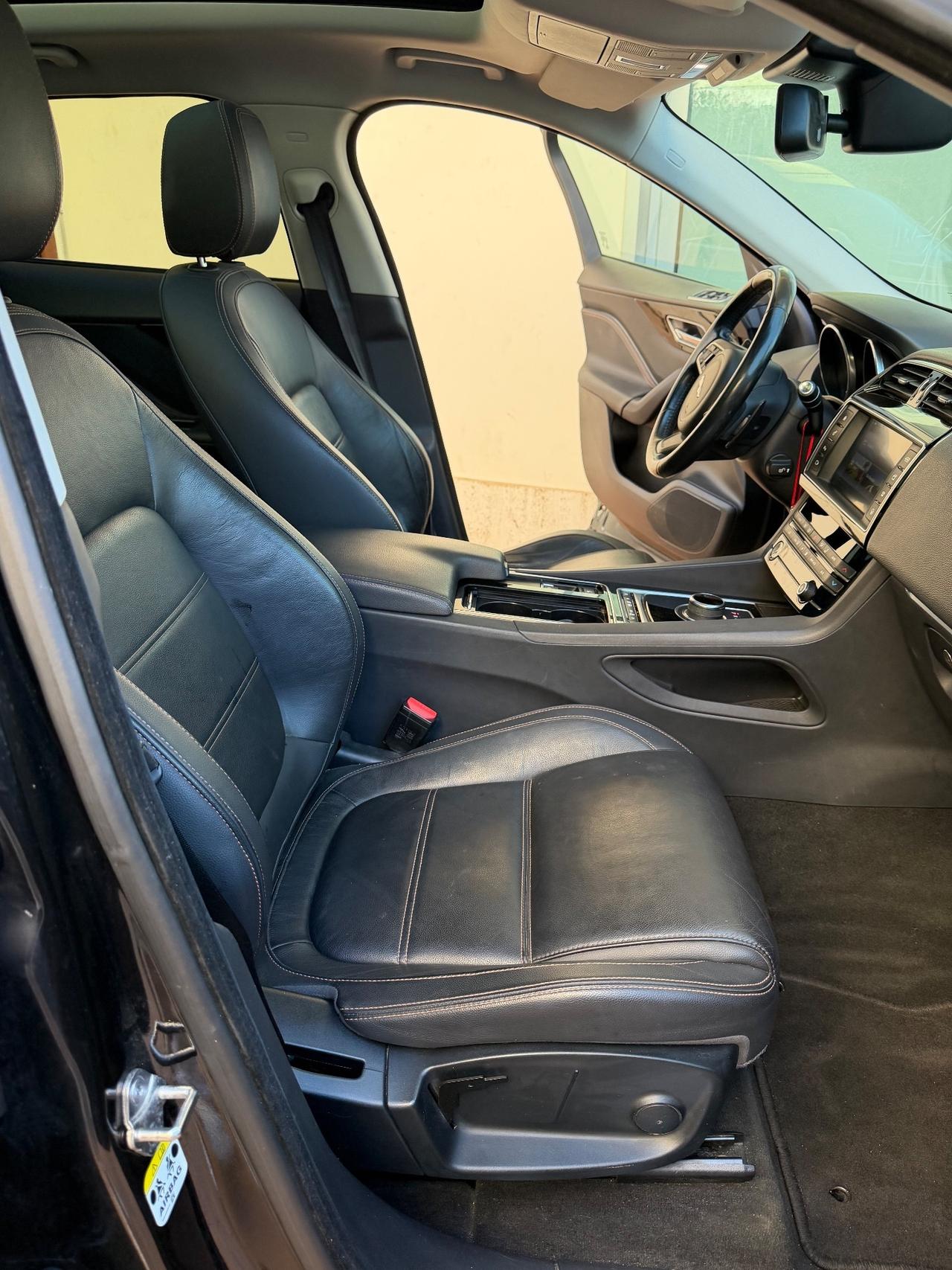 Jaguar F-Pace 2.0 D 180 CV AWD Prestige