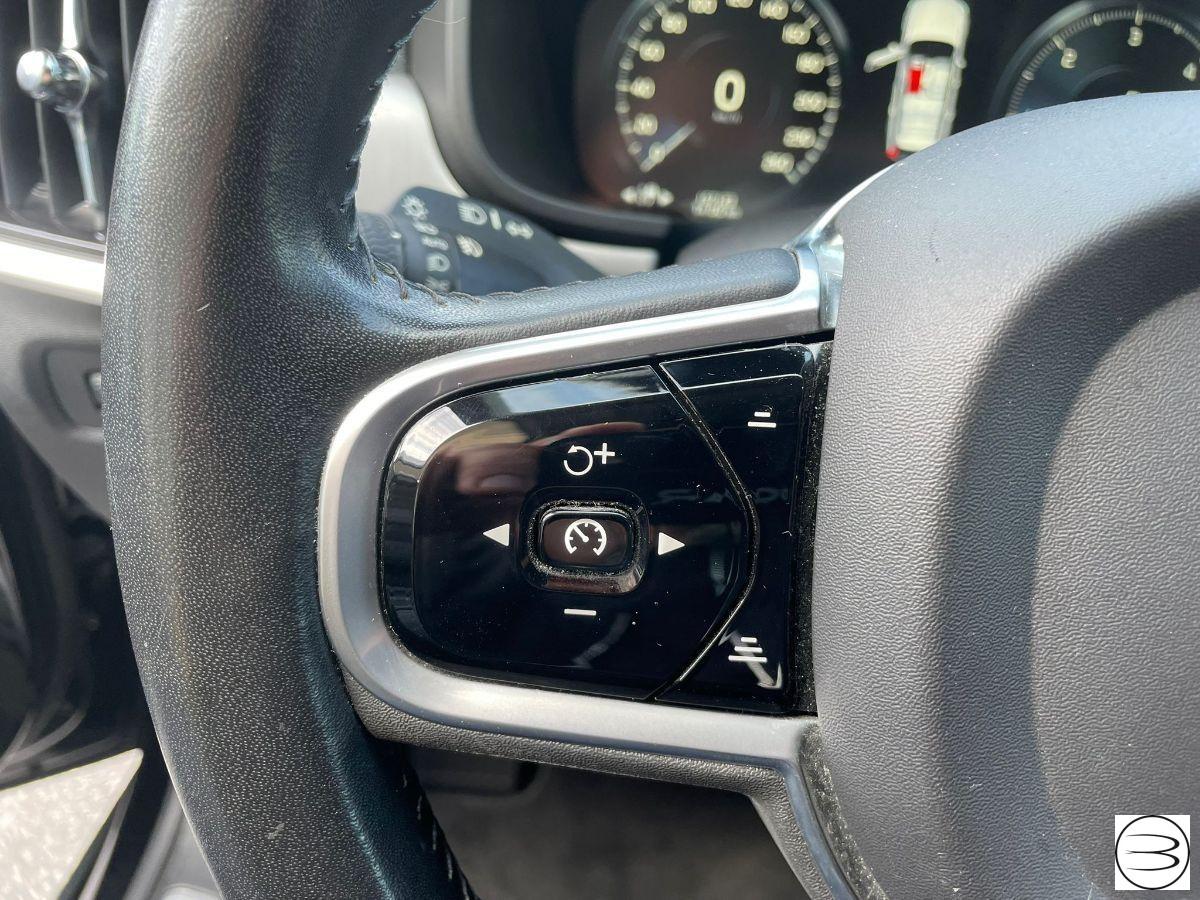 VOLVO - V90 - D3 Geartronic Momentum