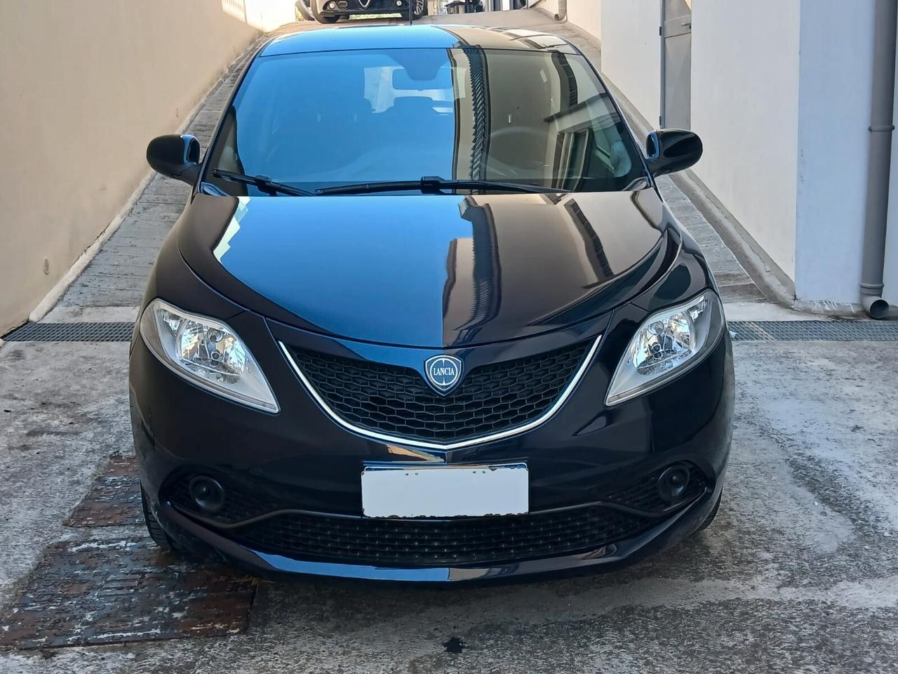 Lancia Ypsilon 1.2 69 CV 5 porte S&S Gold