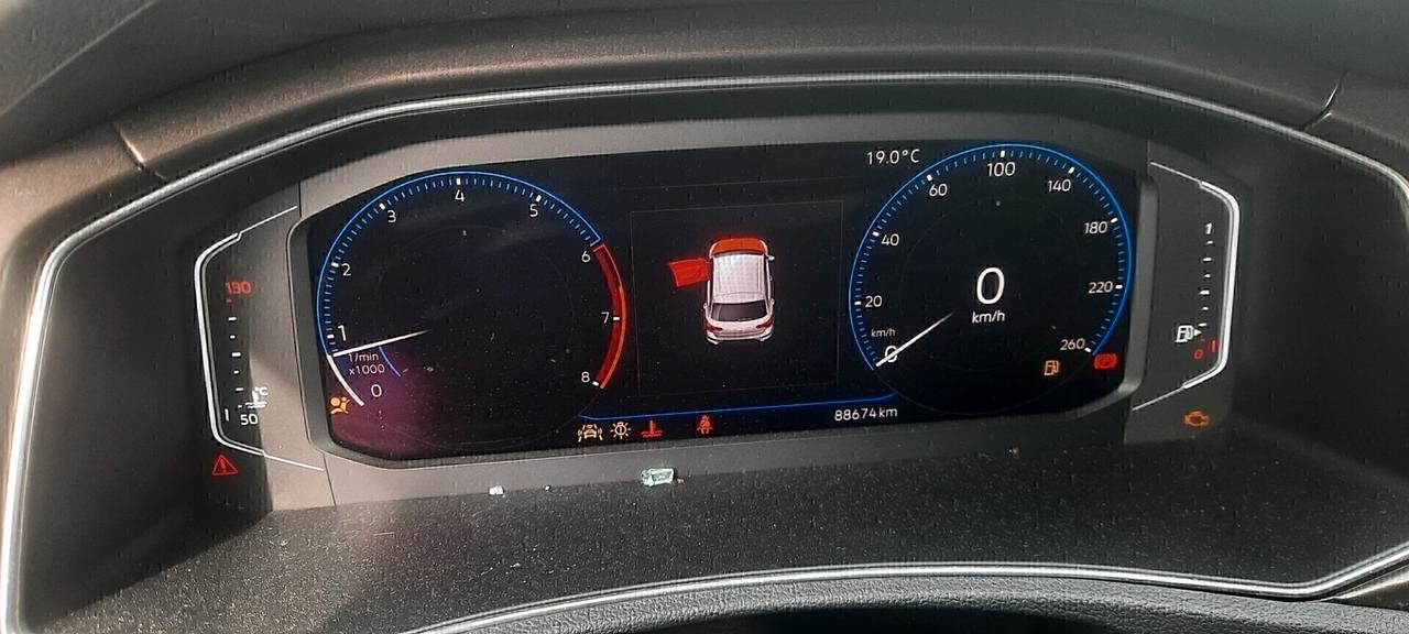 Volkswagen T-Roc cc15 150cv benzina anno 2018