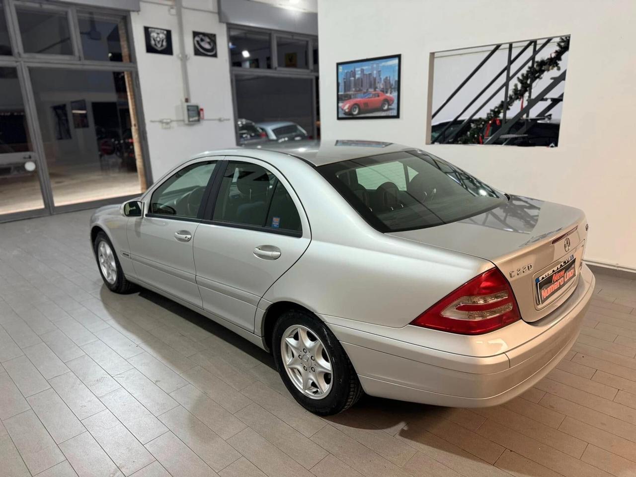 Mercedes-benz C 220 Mercedes C 220 CDI cat Classic 143cv 2003