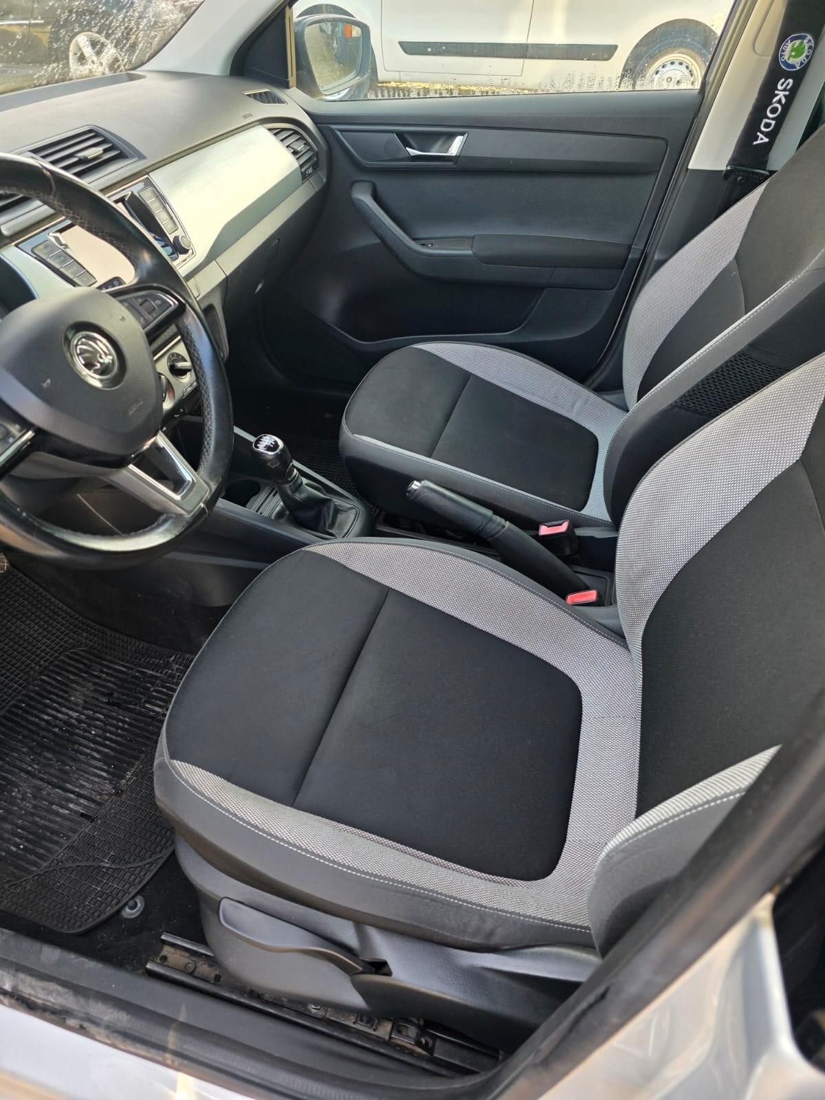 Skoda Fabia 1.4 TDI 75 CV Twin Color Design Edition Argento