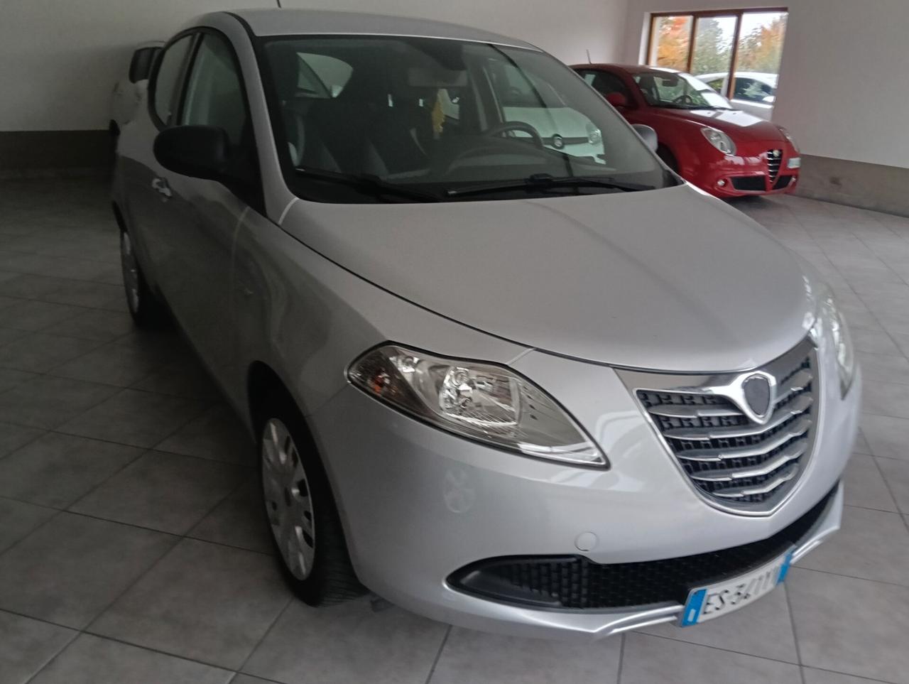 Lancia Ypsilon 1.2 69 CV 5 porte S&S Silver